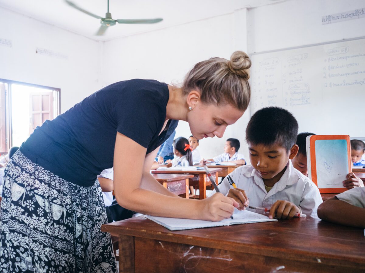 Volunteer teaching with IVHQ