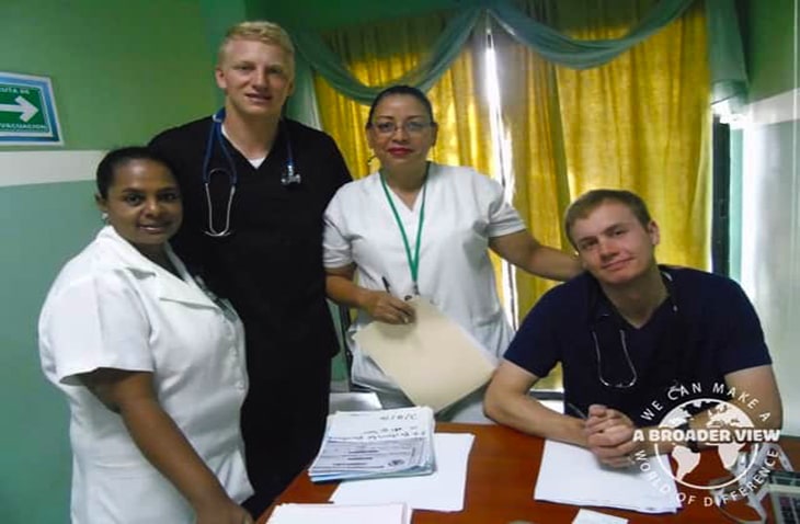 medical internships and volunteer programs