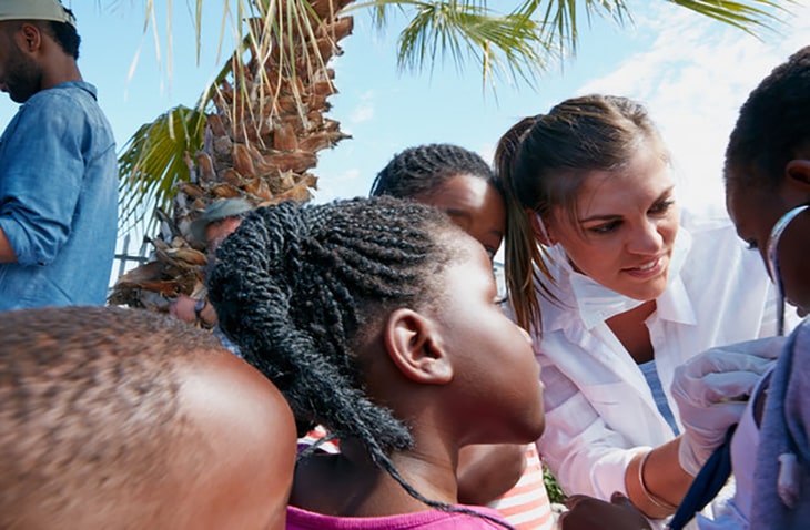 medical volunteer abroad programs for doctors, nurses, pre med students