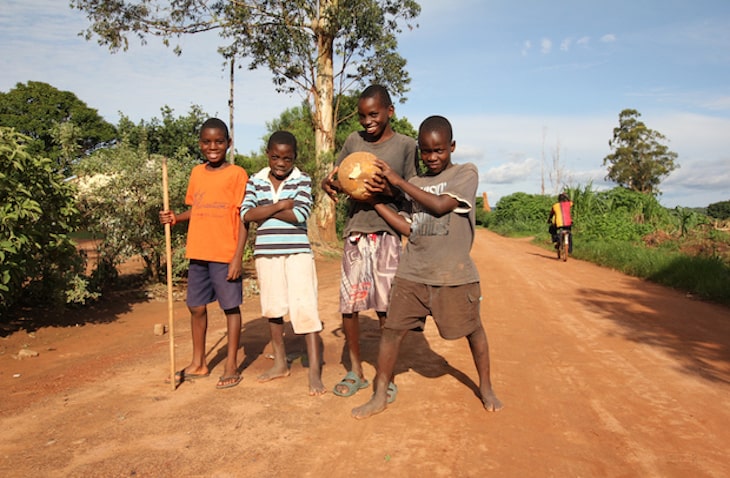 volunteer-to-build-schools-and-teach-in-africa-zambia-min VolunteerForever