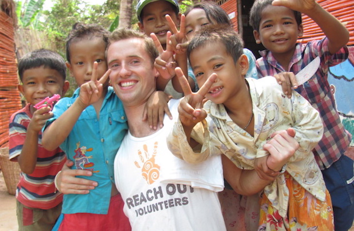 Teen and high school volunteer abroad programs - under 18 mission trips - Reach Out Volunteers