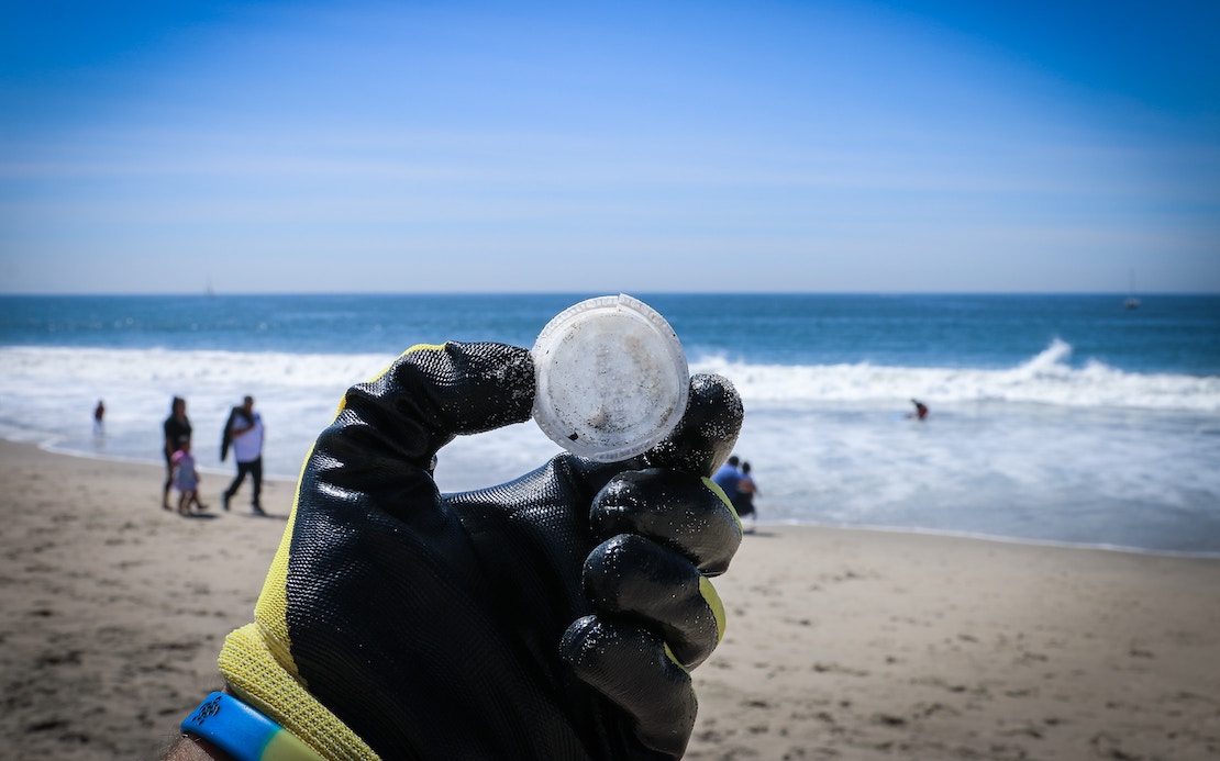 Stop Plastic Pollution: Environment, Beach, and Ocean Cleanup Volunteering - Volunteer Forever